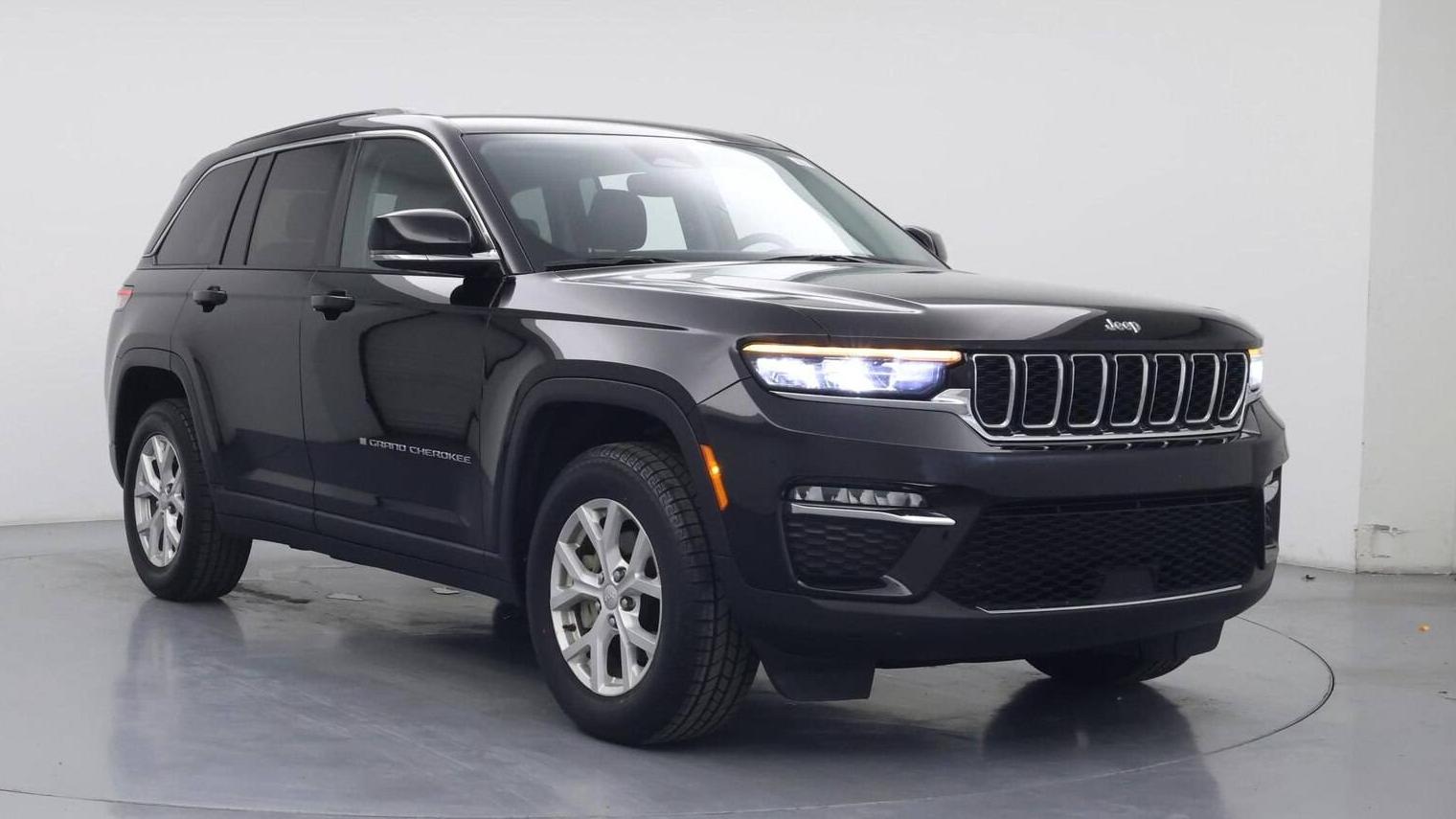 JEEP GRAND CHEROKEE 2023 1C4RJHBG0PC531835 image